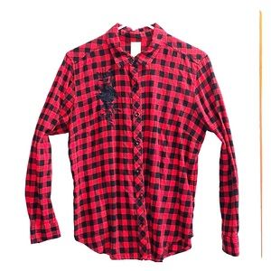 Buffalo check button down rose detail